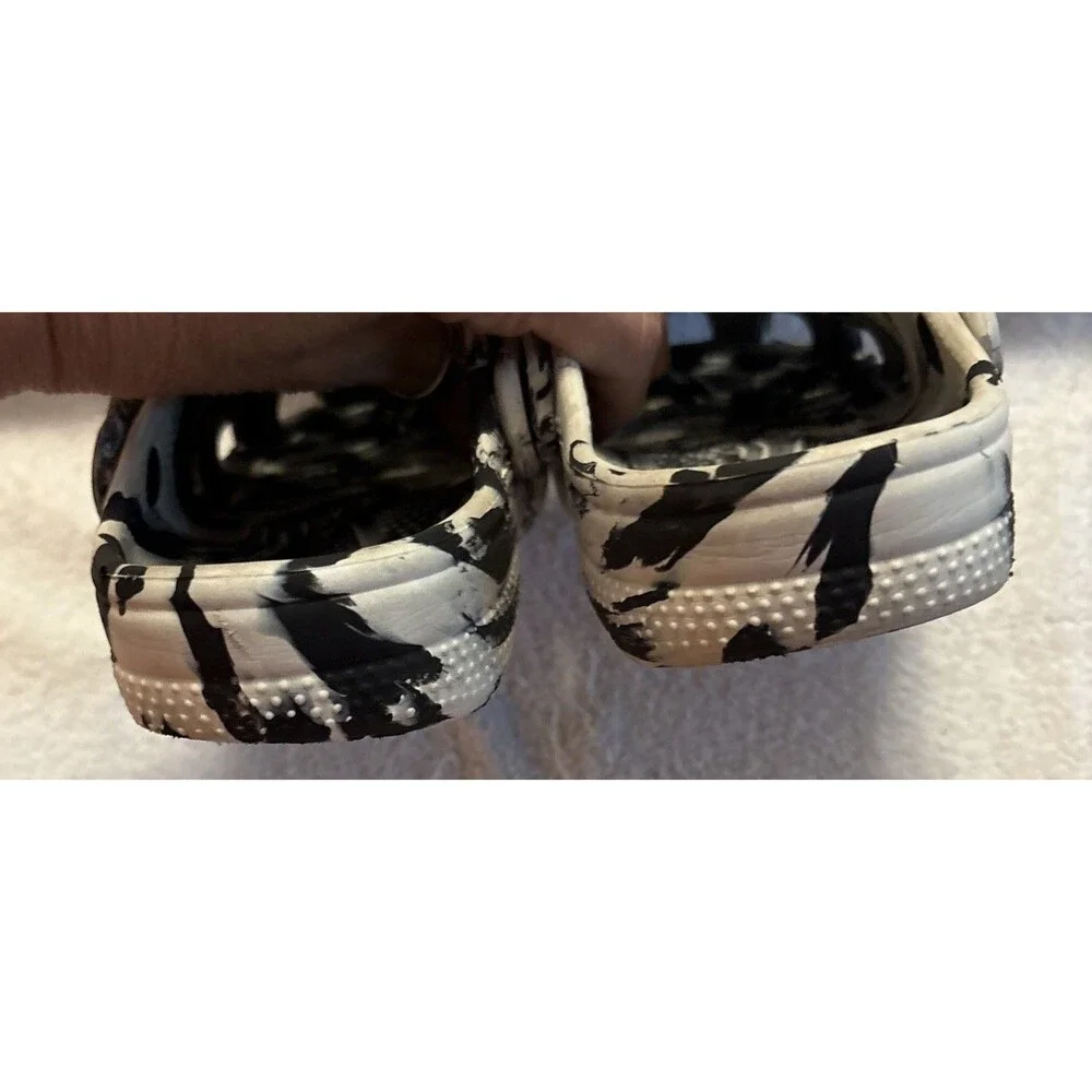 GUC Crocs Classic Marbled Clogs Black & White Colorway With Jibbitz Kids, Size 2